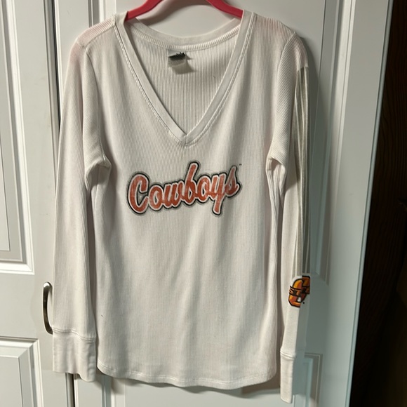 Oklahoma State Cowboys ladies, V-neck T-shirt, heavy net size XL gently used - Picture 1 of 5